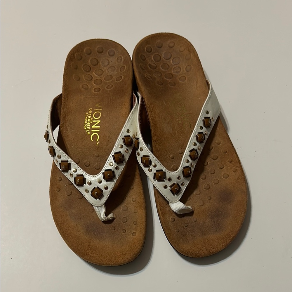 Vionic Women's Flip Flop Studded Sandals